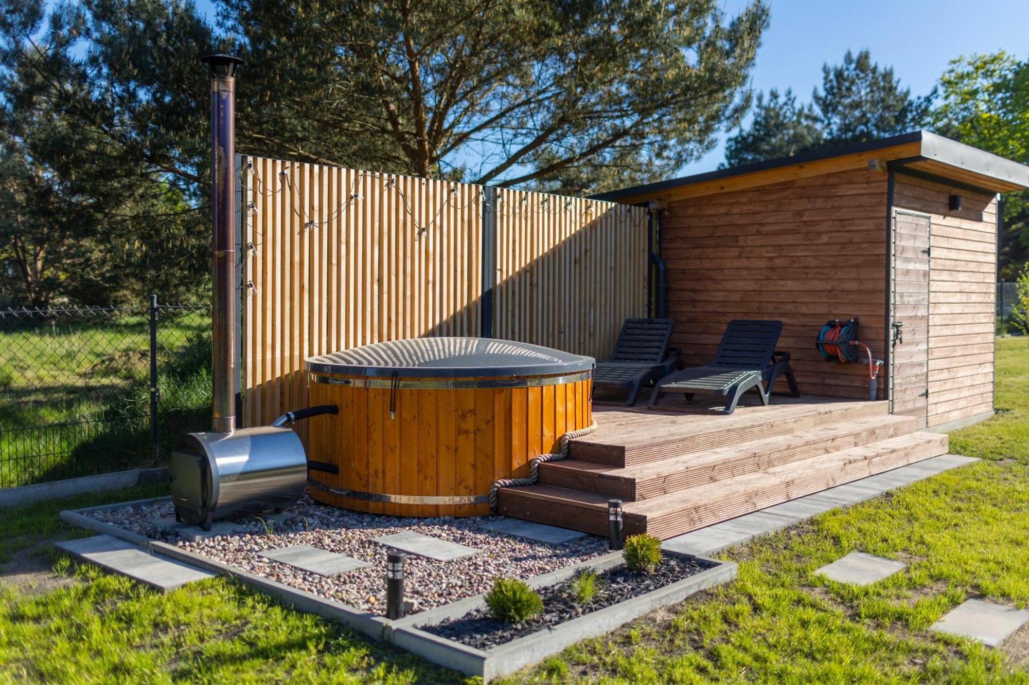 Westfalowachatka Domek Z Jacuzzi Sasino Eksteriør bilde